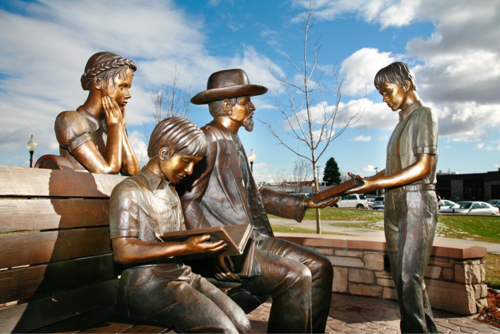 Whitney statue Photo